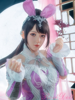 魅力的なコスプレ美女シリコン製セックスドール